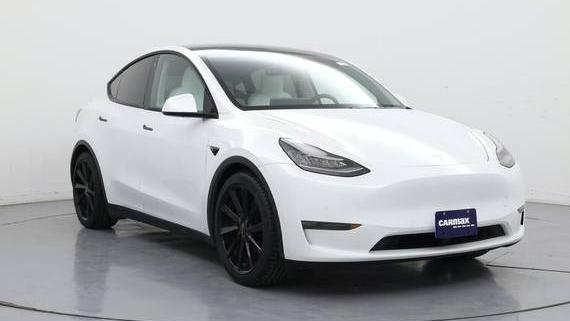 TESLA MODEL Y 2020 5YJYGDEF1LF028172 image
